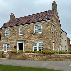  Holiday home High Mill House