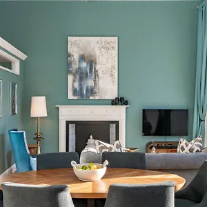 https://dragon-suites-luxury-apartments-at-8-albyn-place.edinburghhotelsuk.org